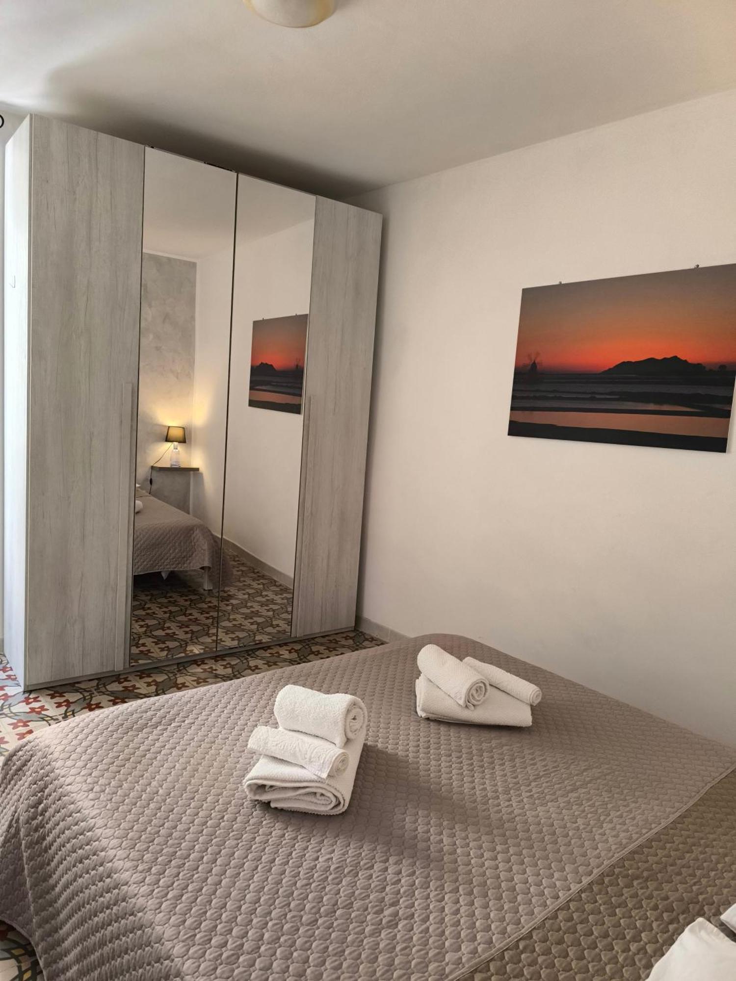Casa Di Nick Lägenhet Trapani Exteriör bild
