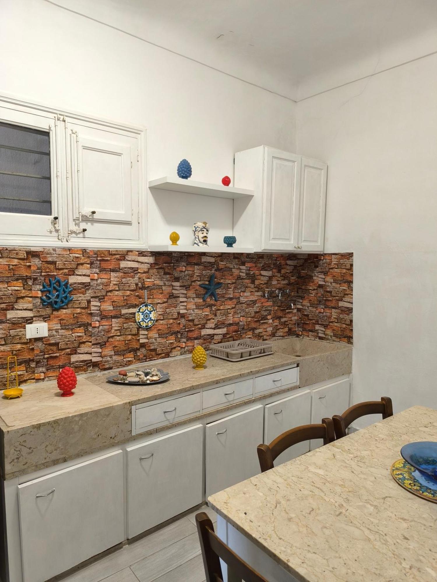 Casa Di Nick Lägenhet Trapani Exteriör bild